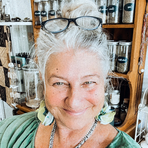 Products: 1: 1 Business Mentoring with Kimberli Wildcrafted Apothecary + Emporium