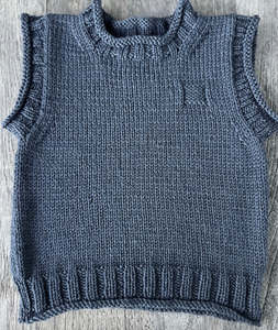 The Kiwi Stitch Knit Co: Rudy Rolled Edge Vest & Hat