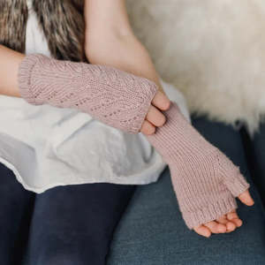 Purl Foundry Patterns: Purl Foundry - Mini Albizia Gloves
