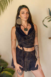 Feminine Tops Season 25 26: Cobra Hood Top Brown Fern