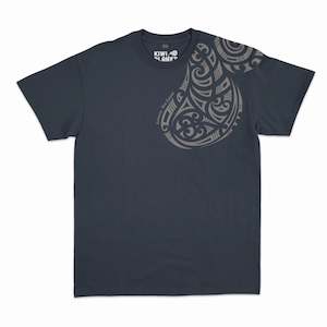Kiwi Planet: Mens Maori T Shirt - Shoulder Tattoo