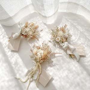 Bouquets: Petite Neutral bunch