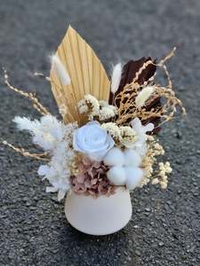 Dried Flower Arragements: White + Brown Arrangement