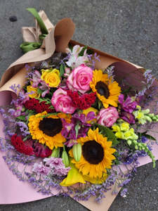 Mothers Day Flowers: Bright Florist Choice Bouquet