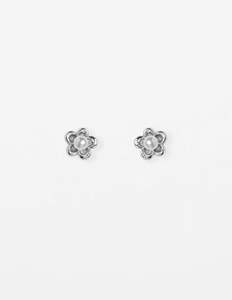 Stella Gemma: STELLA + GEMMA EARRING SILVER PEARL DAISY