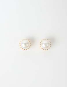 STELLA + GEMMA EARRING GOLD MOTHER OF PEARL DOME