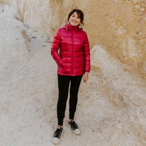 Moke: Lynn - Womens packable down jacket - Electric Magenta