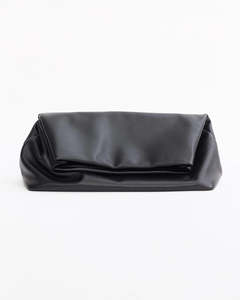 Benny Fold Clutch || Black