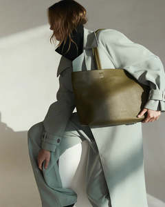 The Horse: Teddy Tote || Olive