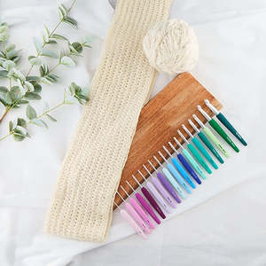 KnitPro Waves 2.0 Crochet Hook.