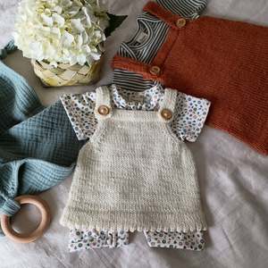 Baby Childrens Patterns: Mrs Blackbird Pinafore in Crucci Merino 8 ply