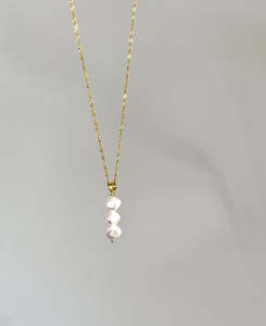 Willow Luxe: Emelia Pearl Pendant Necklace