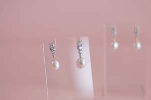 Willow Luxe Earrings: Astrid Pearl Drops