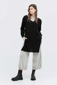 Taylor: Taylor : Enwrap Piece. Black.