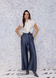 M.A.  Dainty: Sturt Pant. Petrol.