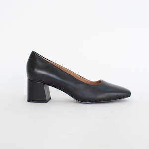 Frankie4: Victoria Court Black