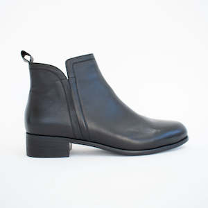 Ankle Boots Flat: Shaft Black