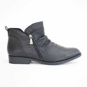 Ankle Boots Flat: Chalet Black