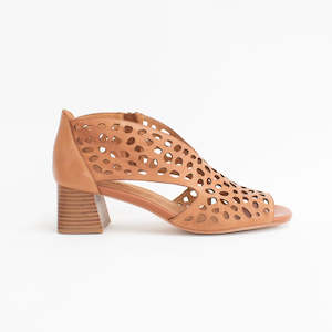 Sandals High: Amon Tan