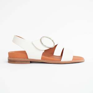 Sandals Flat: Willa Bone