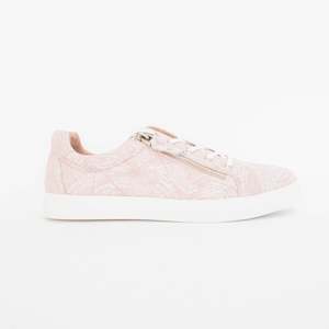 Sneakers: Cara Print Blush