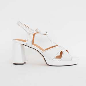 Sandals High: Stefani White