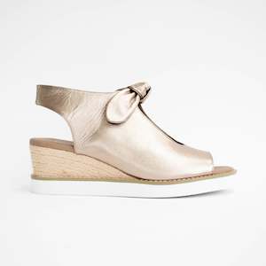 Sandals High: Mossman Champagne