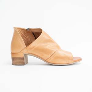 Sandals Mid: Barclay Nut