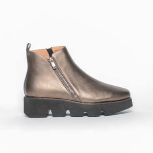 Clearance: Sigi Ash Metal