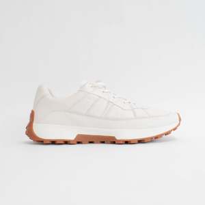 Sneaky W White