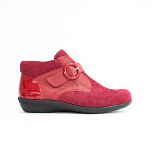 For Wide Feet: Ari Wine