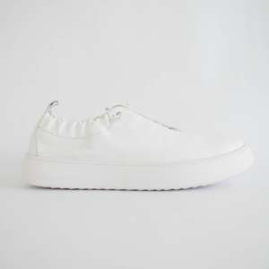 Tumbo White