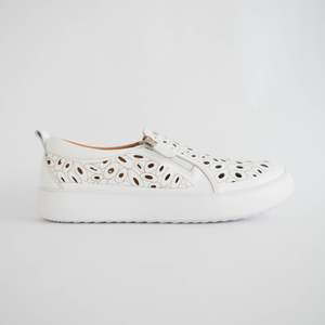 New: Triffic White