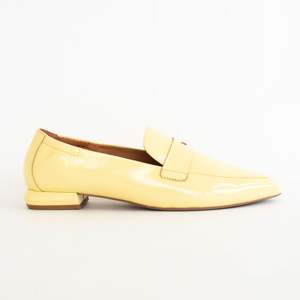 Shoes Flat: Palolo Pale Yellow Patent