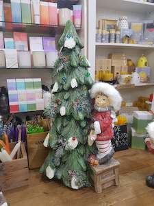 Heirloom Décor- Girl Decorating Tree