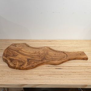 Olivewoodmangowood: Olive Wood Board with Groove and Handle