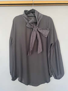 Golden: GOLDEN Tina Tie Top BK