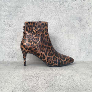 Styles: KW Kelly Boot