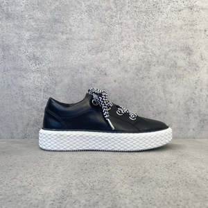 Sneakers: EOS Trinsic