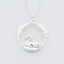 Garden Creatures: Swan Necklace