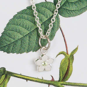 Birthstone Flower Necklace - August / Peridot