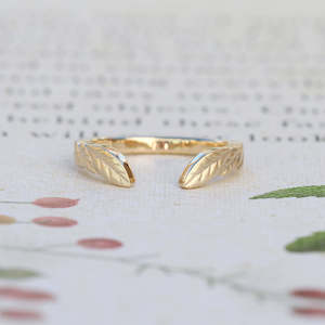Open Leaf Ring/ Gold