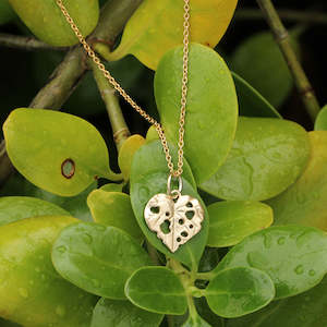 Small Kawakawa Leaf Necklace/ 9ct Yellow Gold