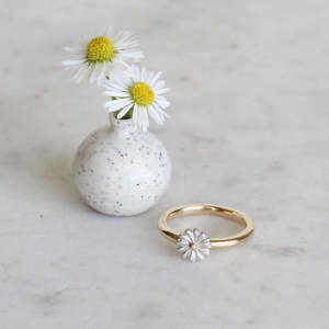 Small Daisy Ring/ 9ct Yellow Gold and Silver