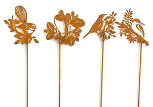 Garden: Garden Stake Rust