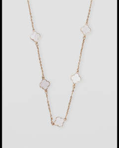 Jewellery: Mother of Pearl Flower Necklace