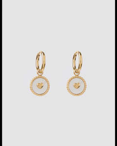 Jewellery: Shell Mini Heart Earrings