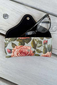 Under 25: Soft Shell Glasses Case