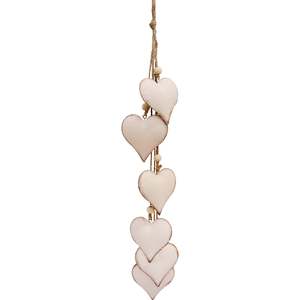 Homewares: Hanging Heart Trail