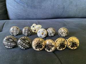 Vintage Style Ceramic Knobs x 12